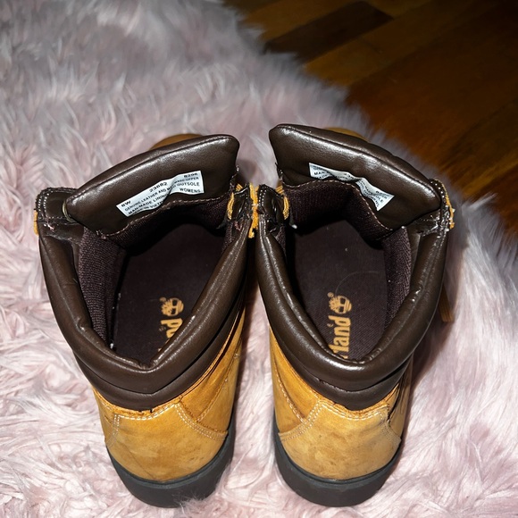 Vintage Woman’s leathered Timberland boots - Picture 8 of 8
